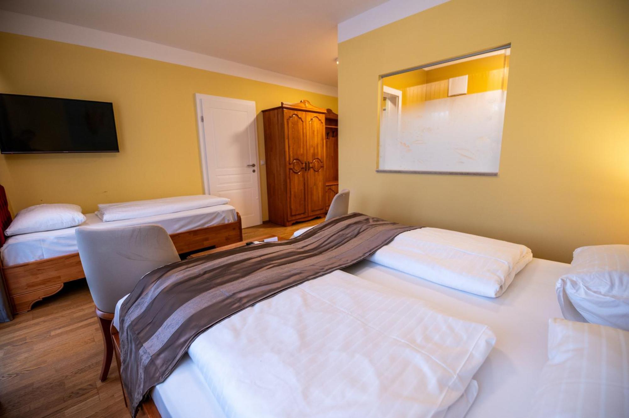 Vulkan Residenz Hotel I Self Check-In Schwarzautal Room photo